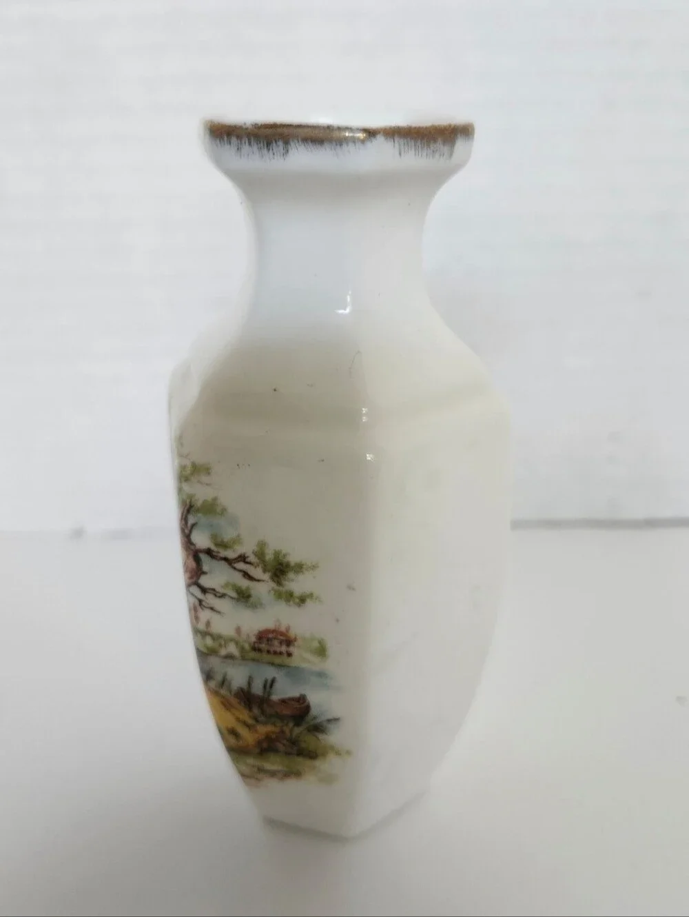 VINTAGE Bud Delicate White Ceramic Decorative Vase with Romantic Scene
